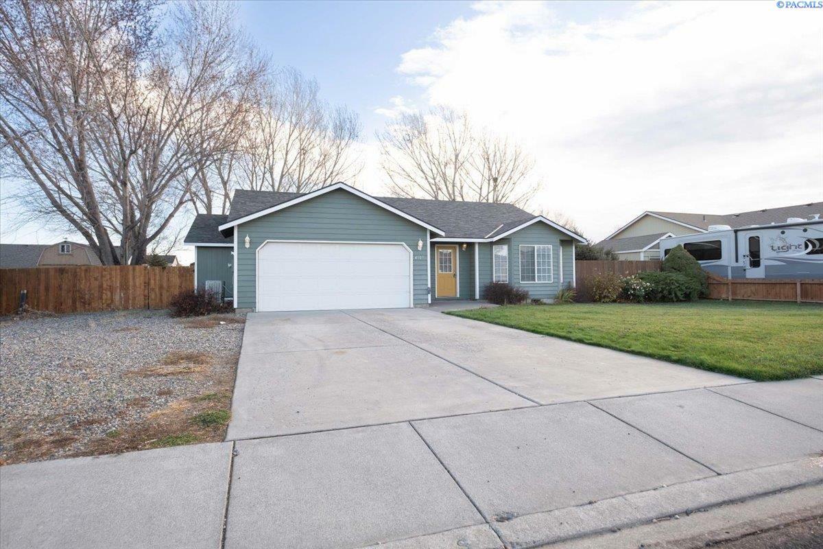 Property Photo:  4909 S Benton Pl  WA 99337 