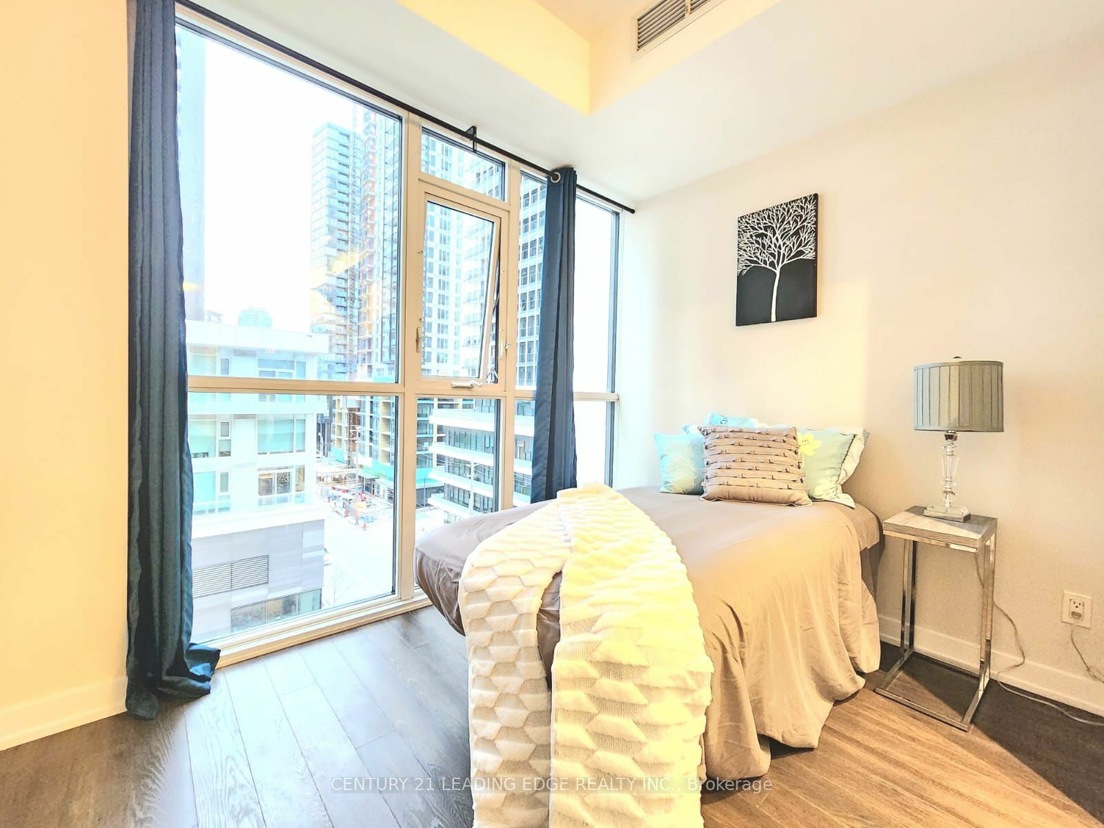 Property Photo:  30 Ordnance St 604  ON M6K 0C8 