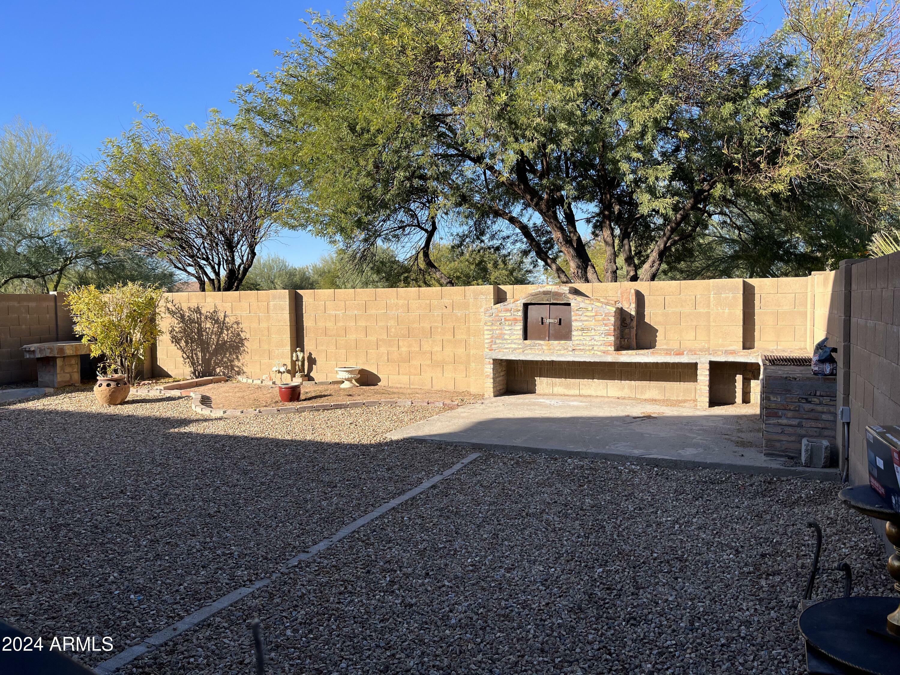 Property Photo:  1096 E Rolls Road E  AZ 85143 