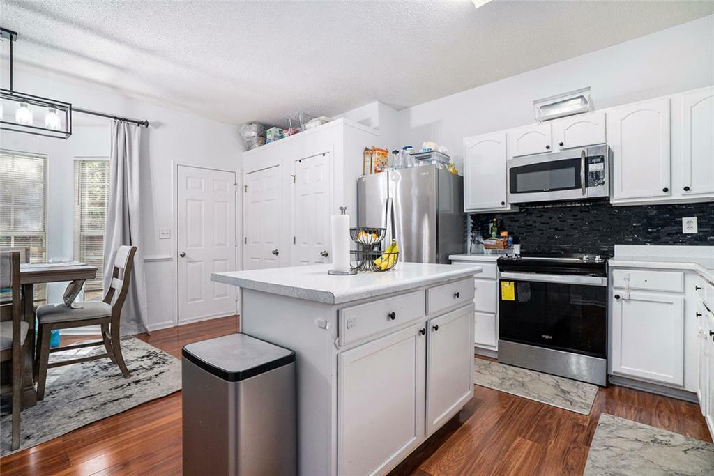 Property Photo: 2804 Parkway Cove GA 30058