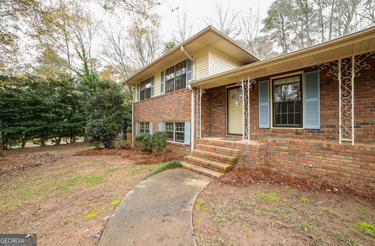 Property Photo:  200 Kings Road  GA 30606 