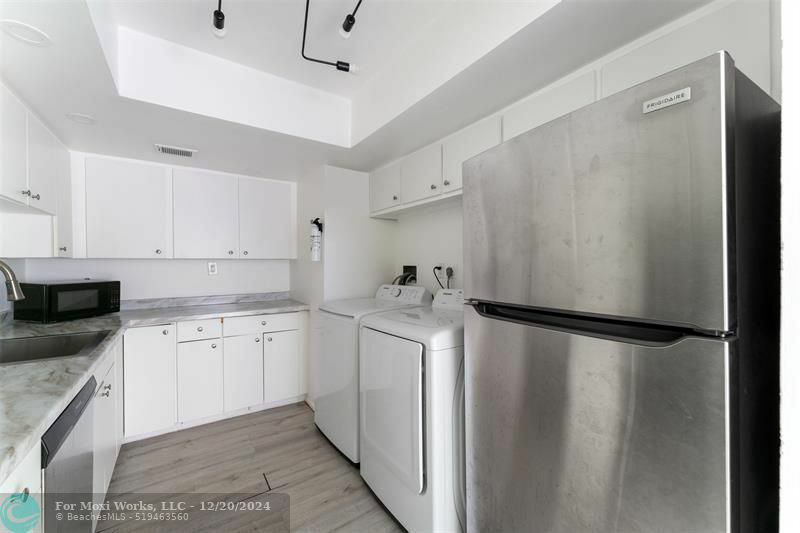 Property Photo:  5870 NW 22nd St 75-E  FL 33313 