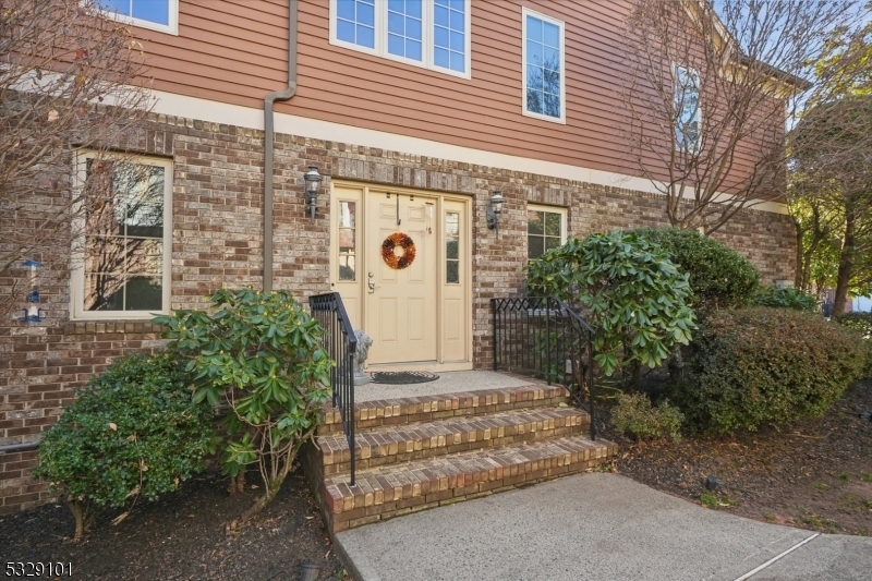 Property Photo:  118 Mary Alice Ct  NJ 07083 