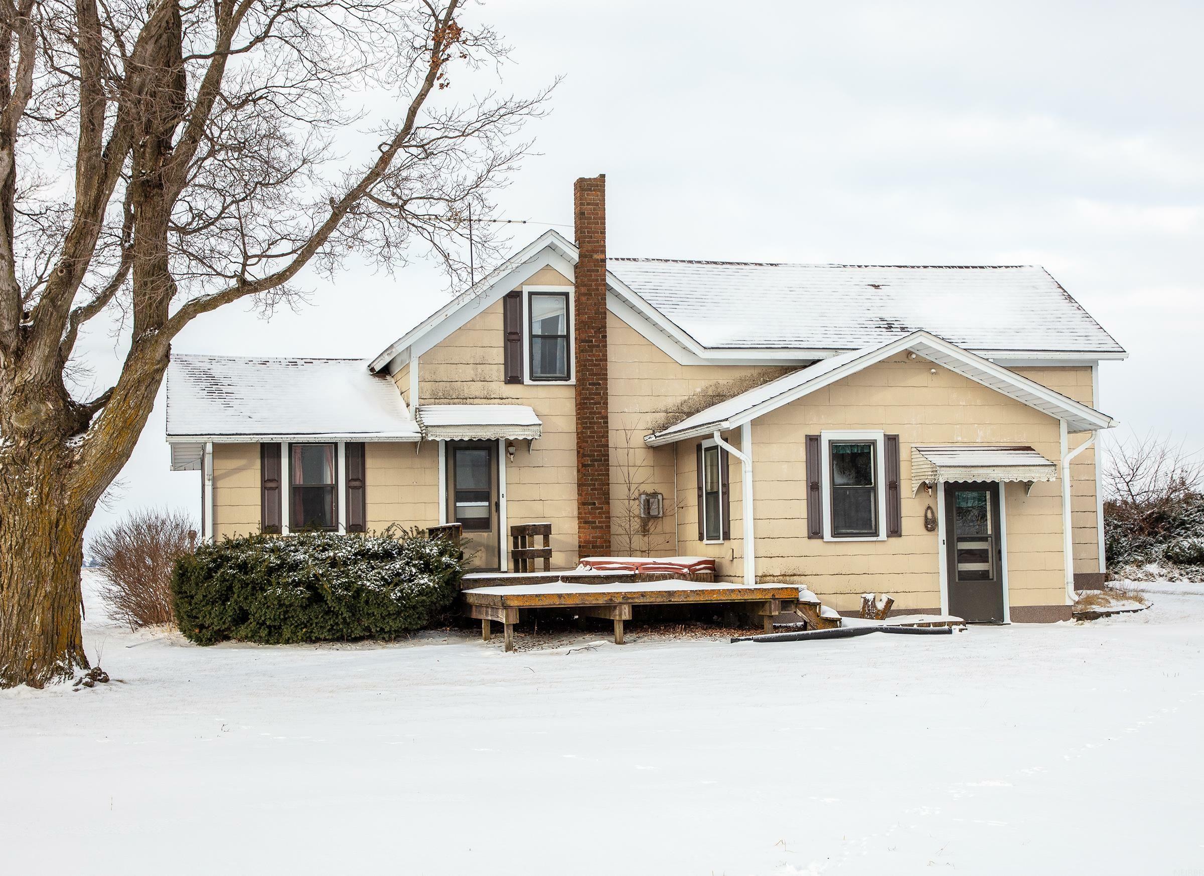 Property Photo:  1931 Piedmont Avenue  IA 50676 