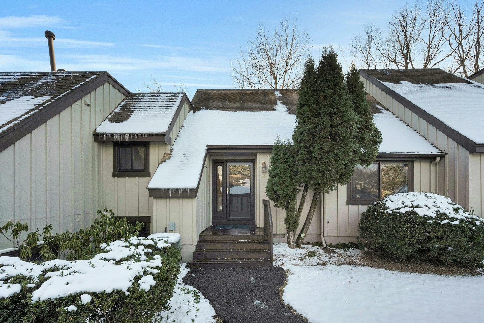 Property Photo:  31 Quail Close  NY 10533 