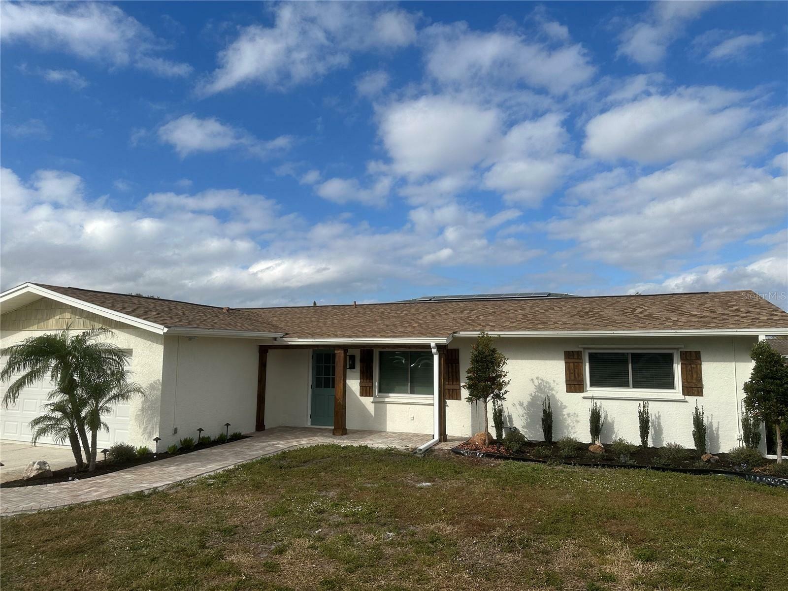 Property Photo: 2902 23rd Avenue W FL 34205