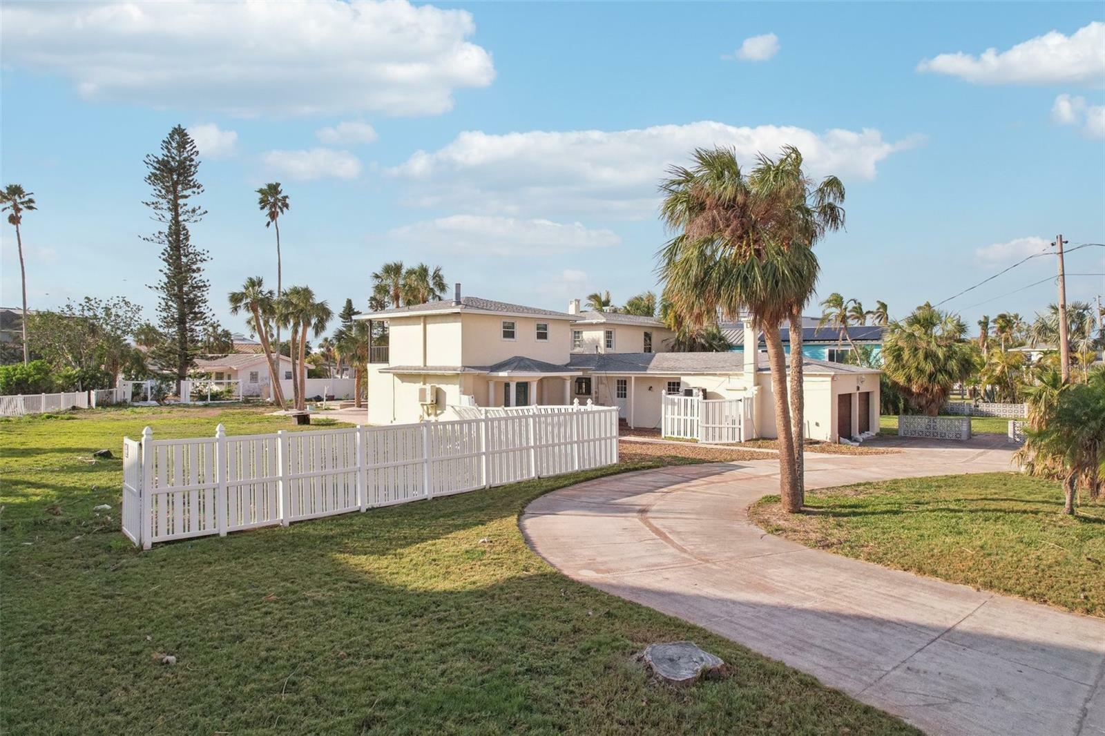 Property Photo:  15825 Redington Drive  FL 33708 