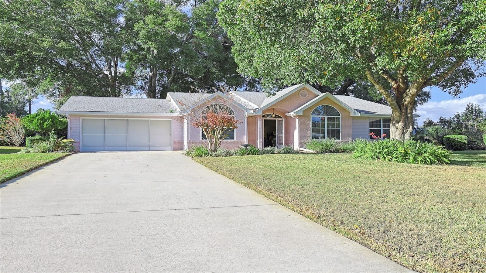 Property Photo: 8225 SW 108th Loop FL 34481