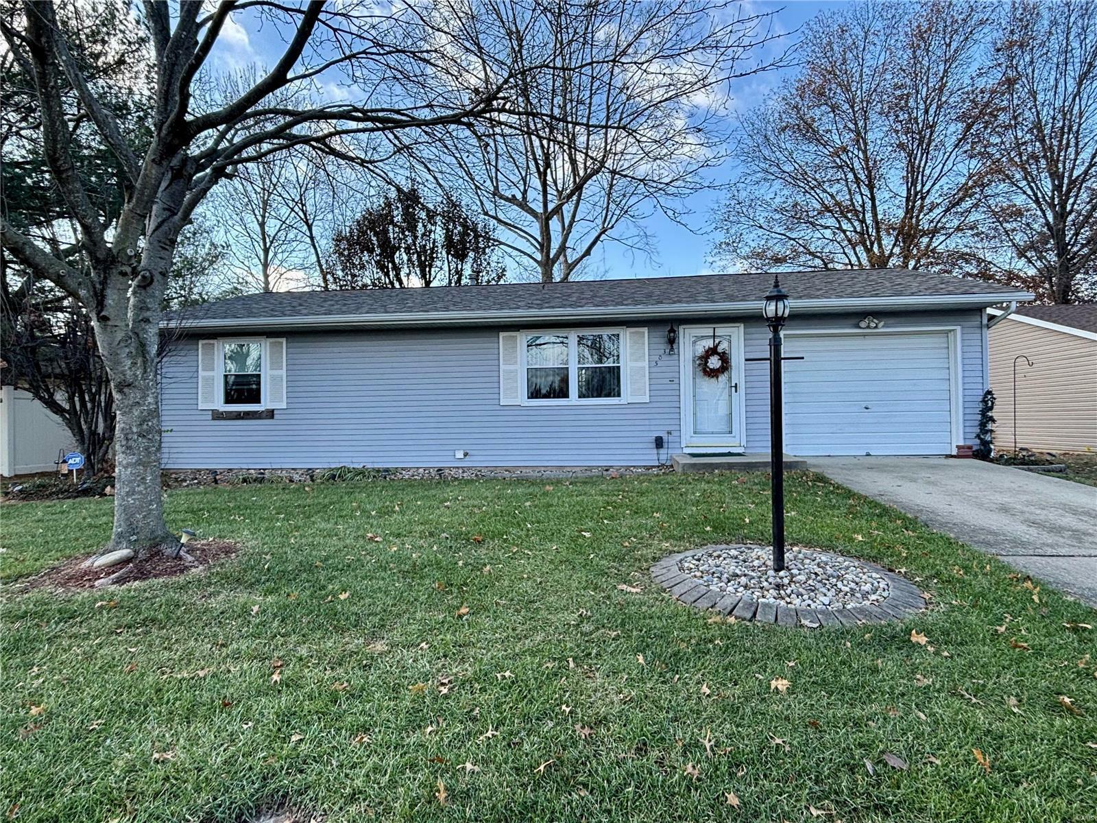 Property Photo:  503 S Hickory Street  IL 62285 