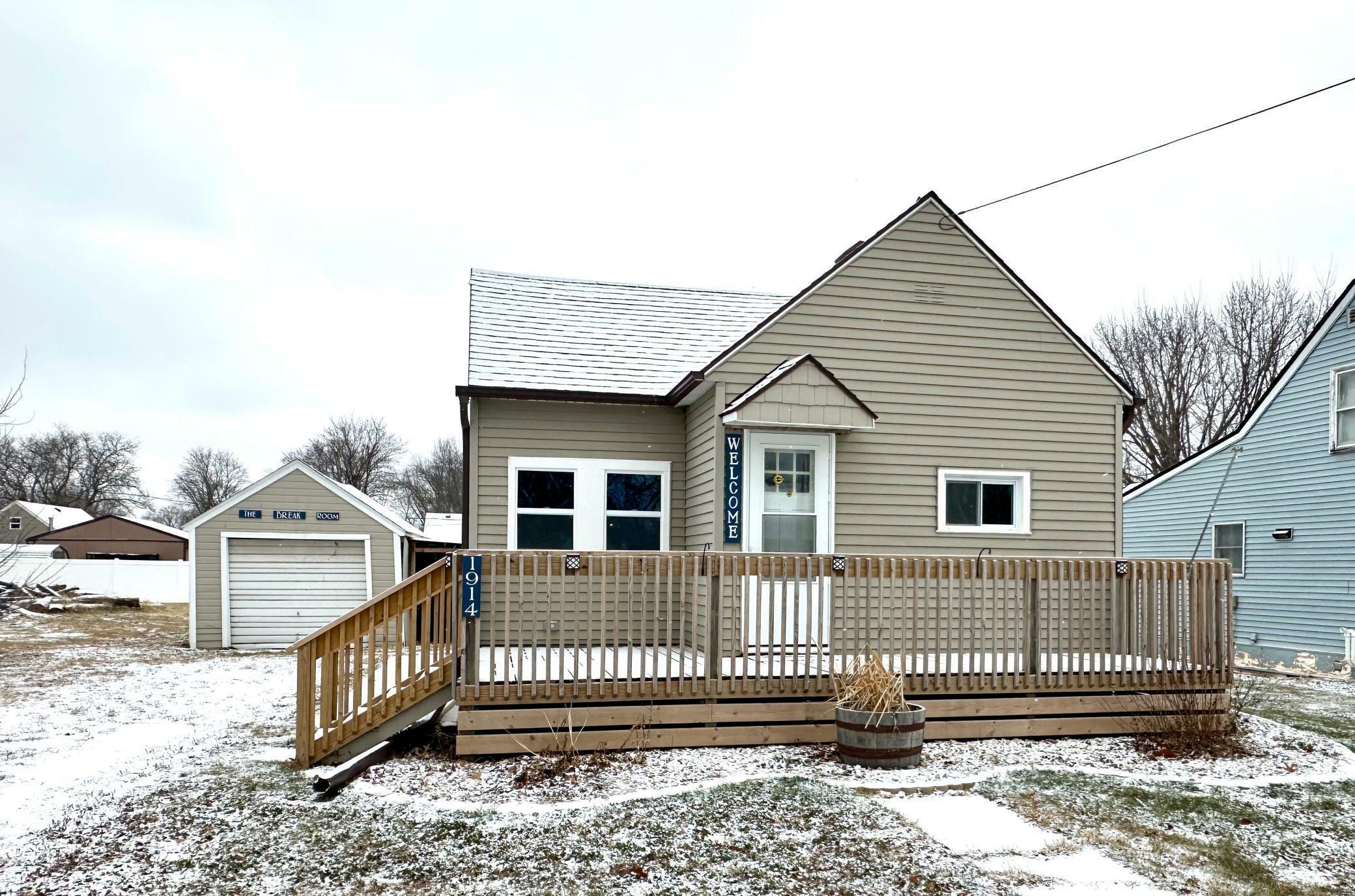 Property Photo:  1914 3rd Avenue NE  MN 55912 