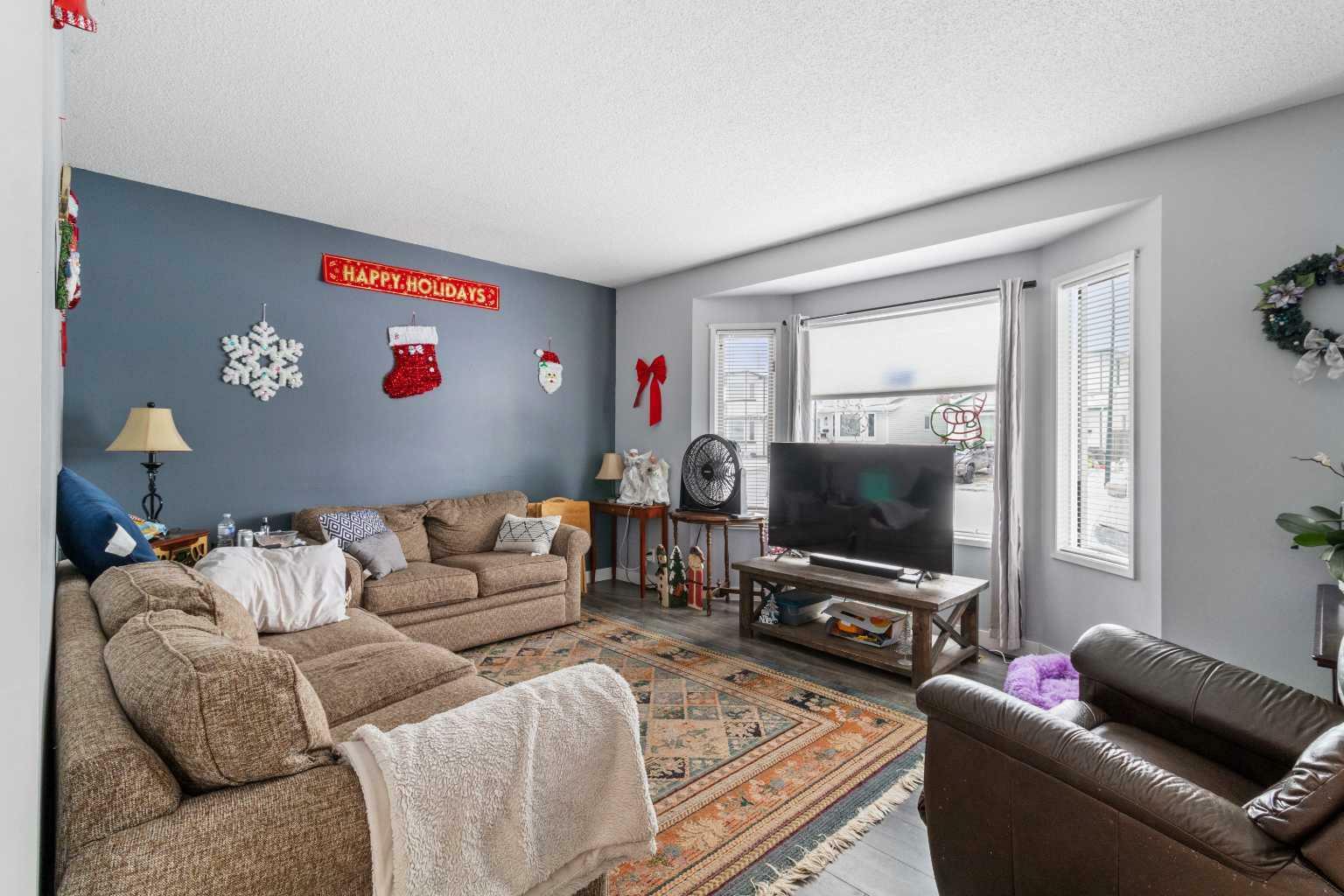 Property Photo:  52 Elliot Crescent  AB T4R 2J7 