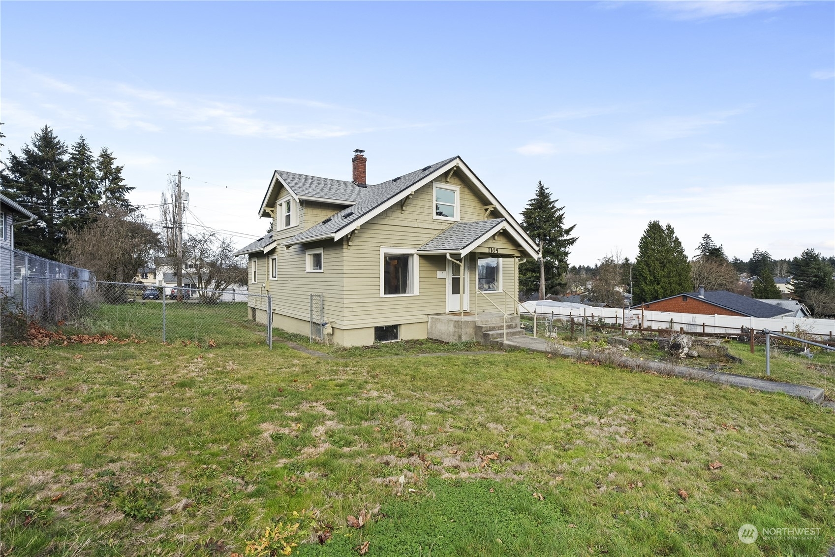 Property Photo:  1105 E 51st Street  WA 98404 