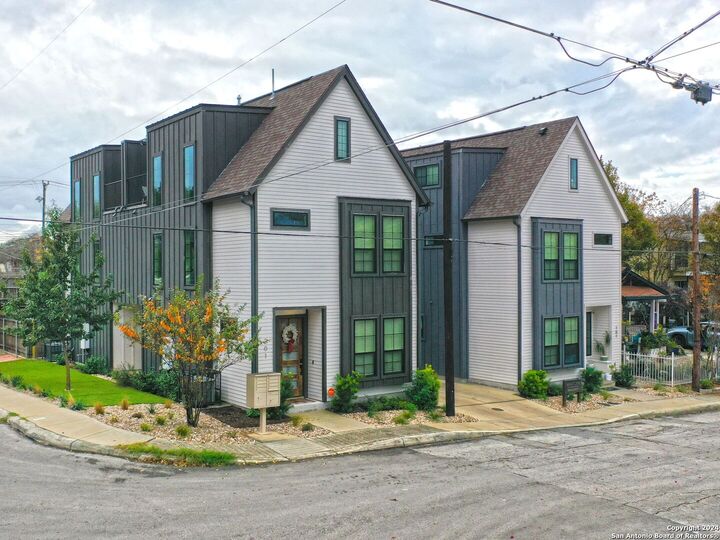 Property Photo:  230 Lucas St 102  TX 78209 