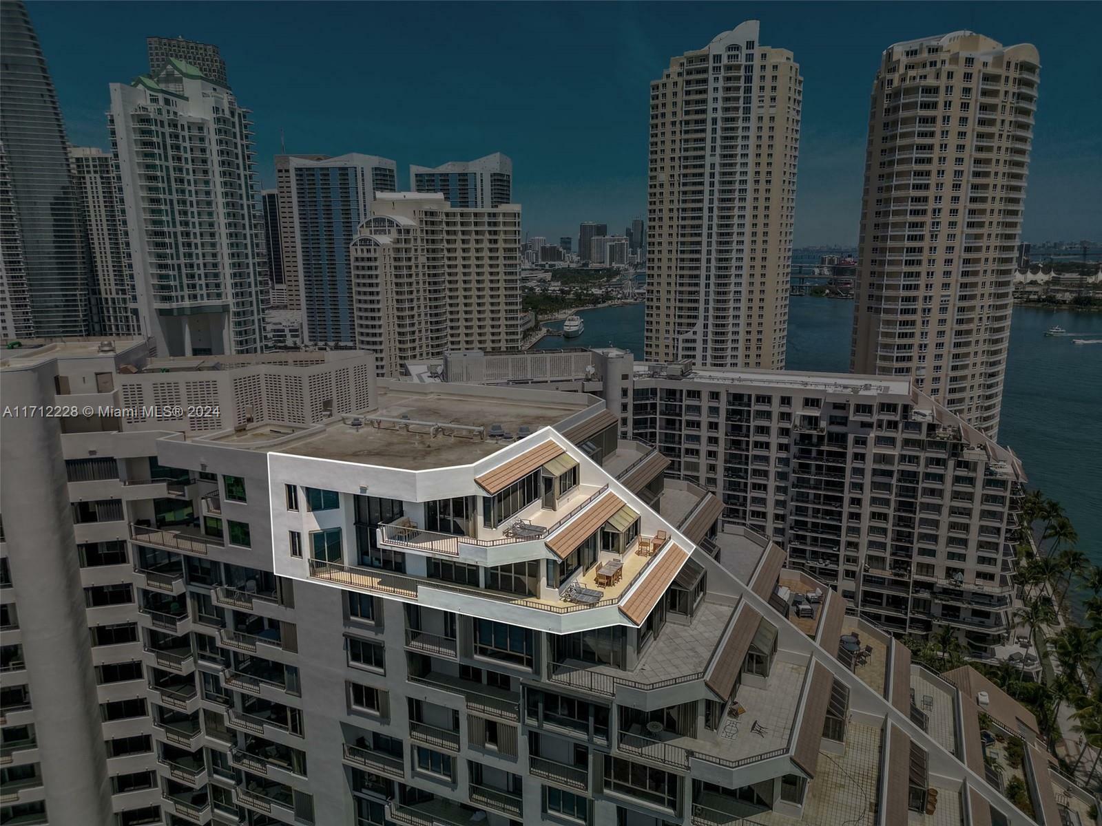 Property Photo:  520 Brickell Key Drive Ph03  FL 33131 