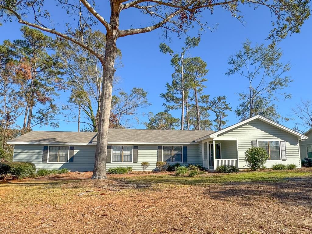 Property Photo:  2109 Oakgrove Circle  GA 31602 