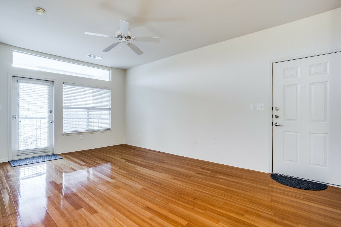 Property Photo:  2209 Hancock Drive 25  TX 78756 