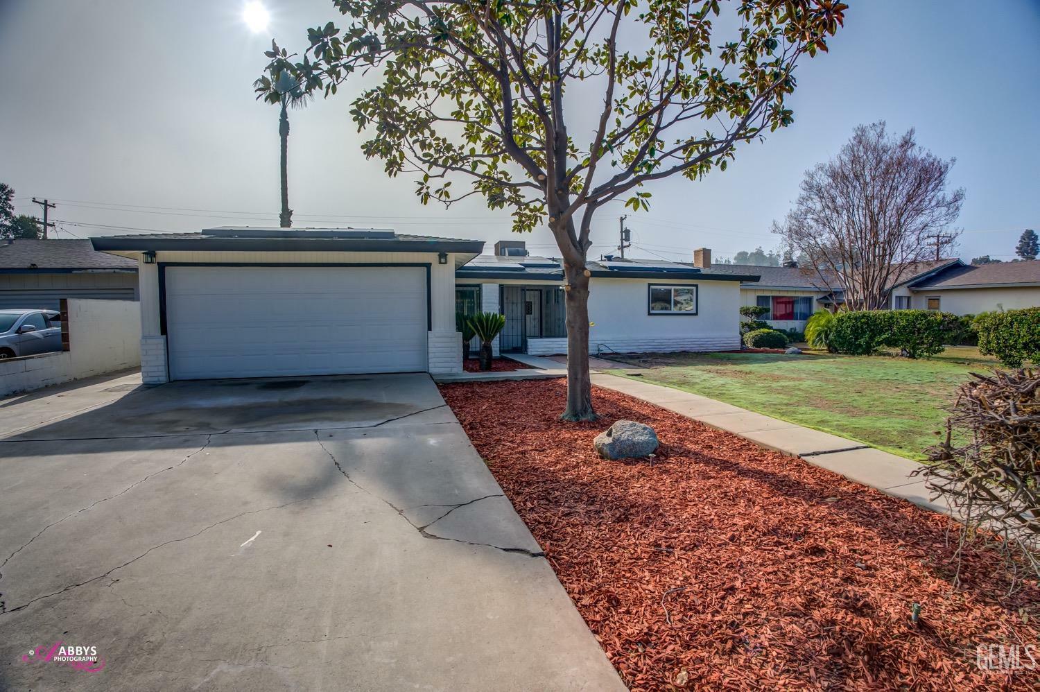 Property Photo:  4101 Wood Lane  CA 93309 