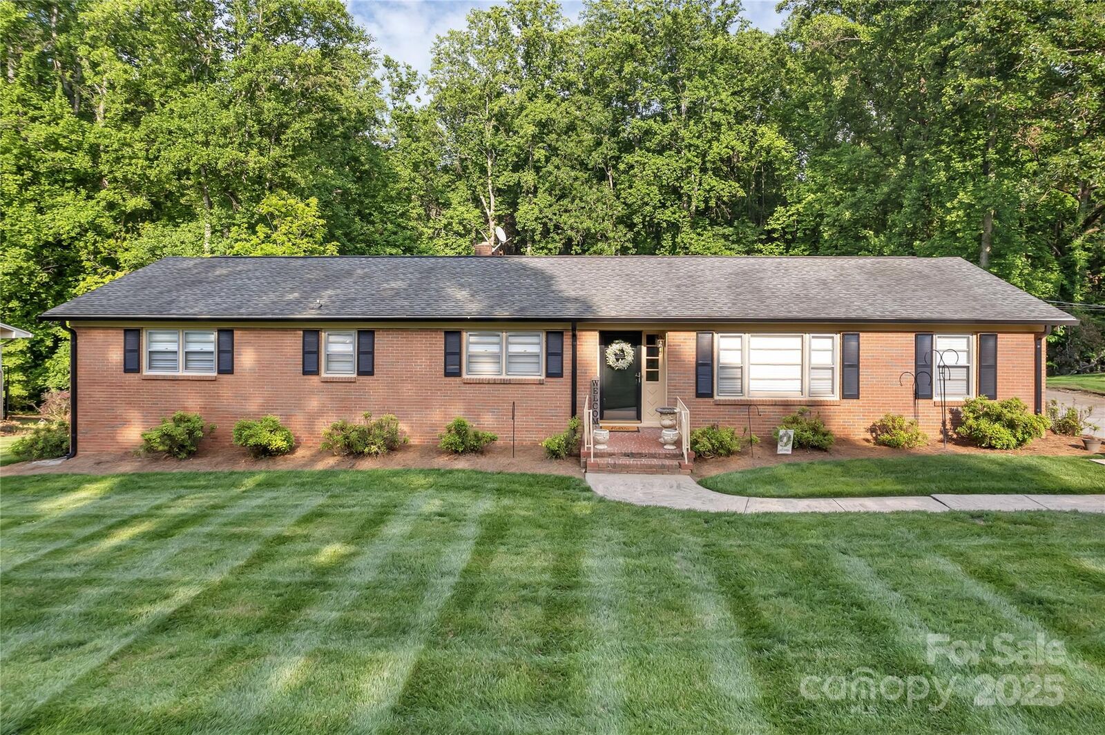 Property Photo:  216 Delview Drive  NC 28021 