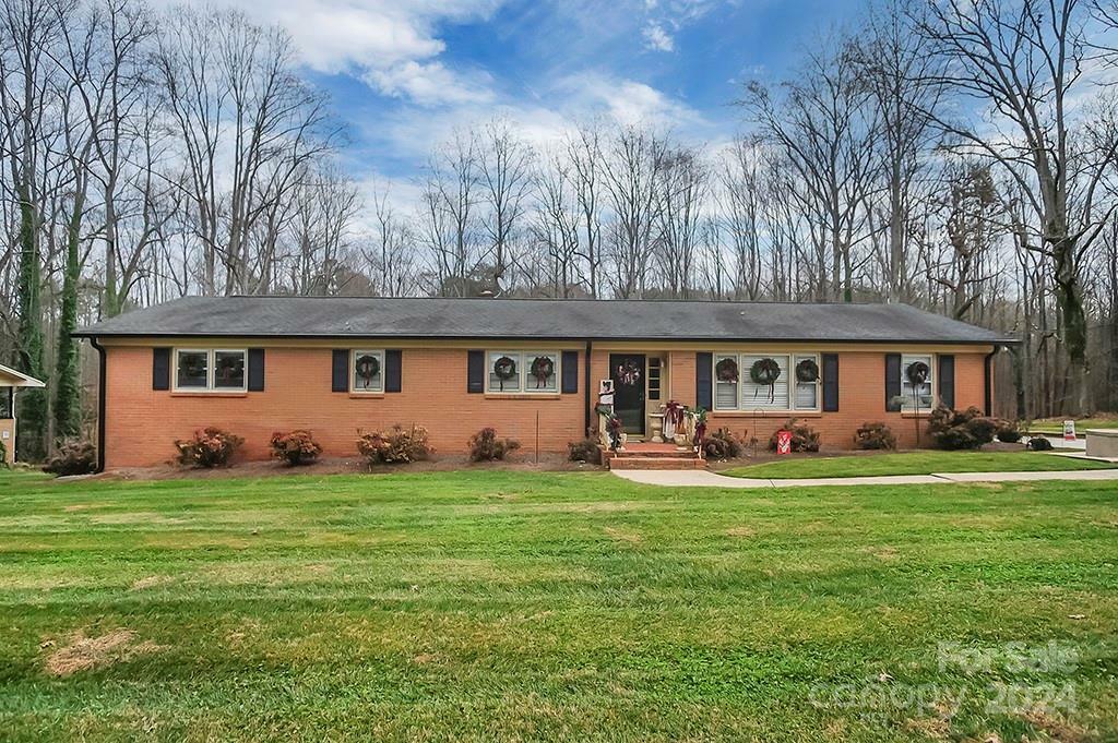 Property Photo:  216 Delview Drive  NC 28021 