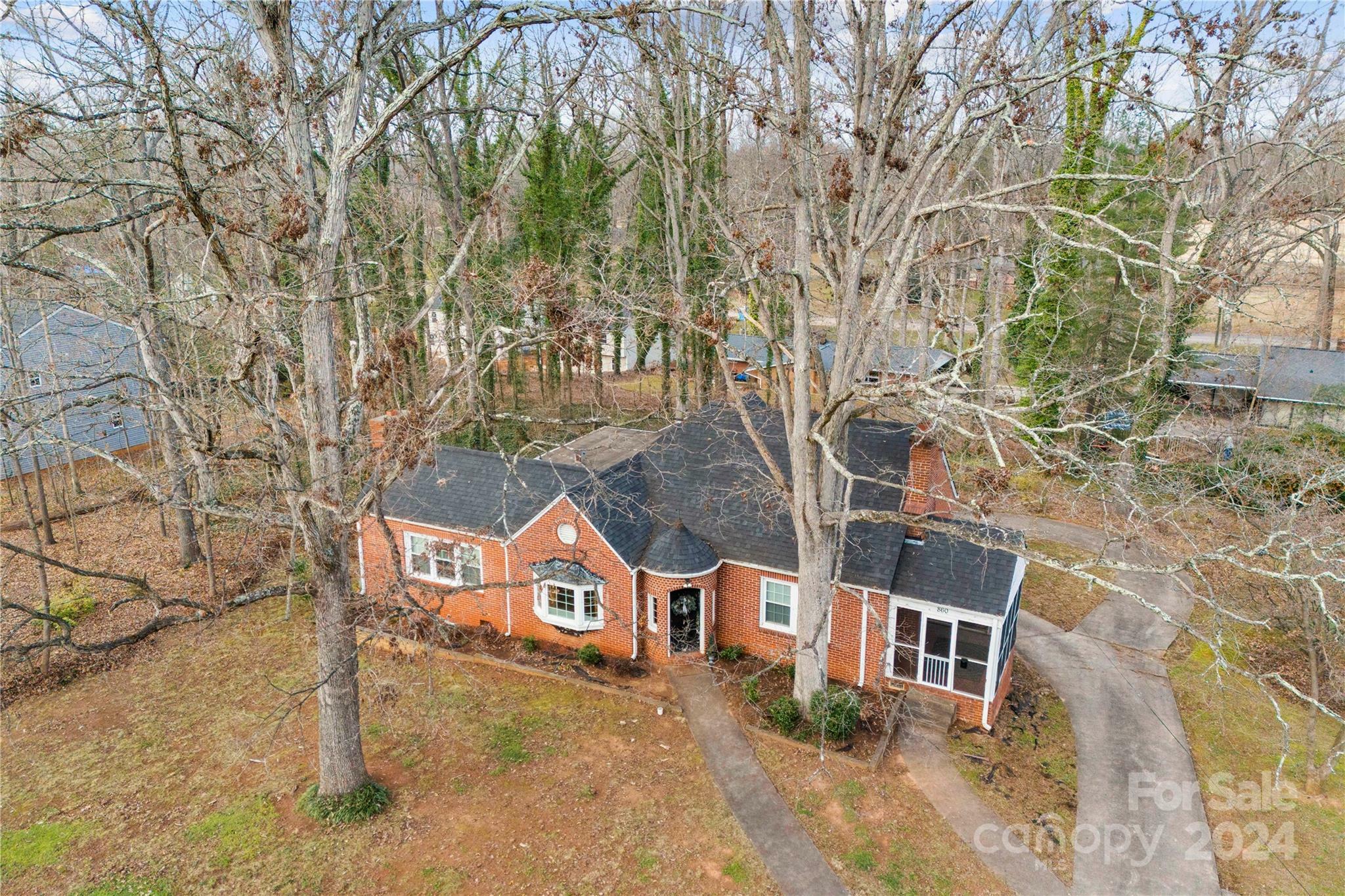 Property Photo:  860 W Marion Street  NC 28150 