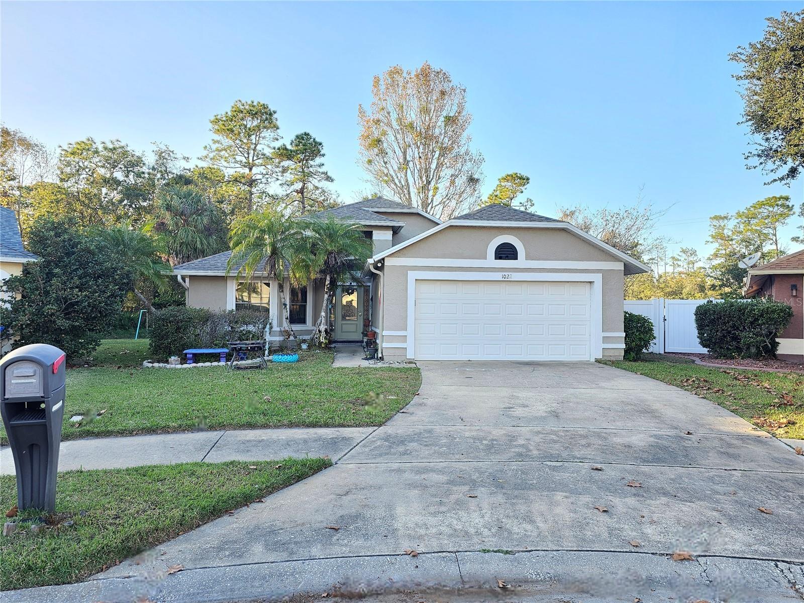 Property Photo: 1022 Bartlett Court FL 32765