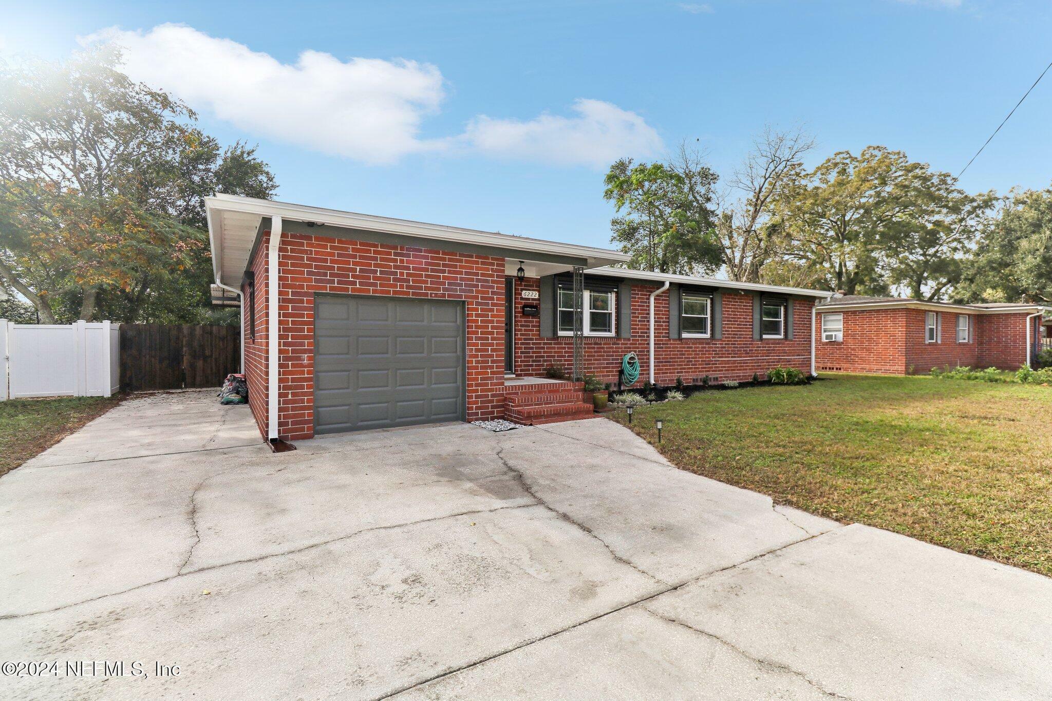 Property Photo:  6222 Pine Cove Lane  FL 32211 