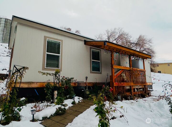 Property Photo:  8715  Mad Dog Lane  WA 98847 