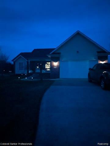 Property Photo:  2151 Fawn Glen Circle  MI 48446 