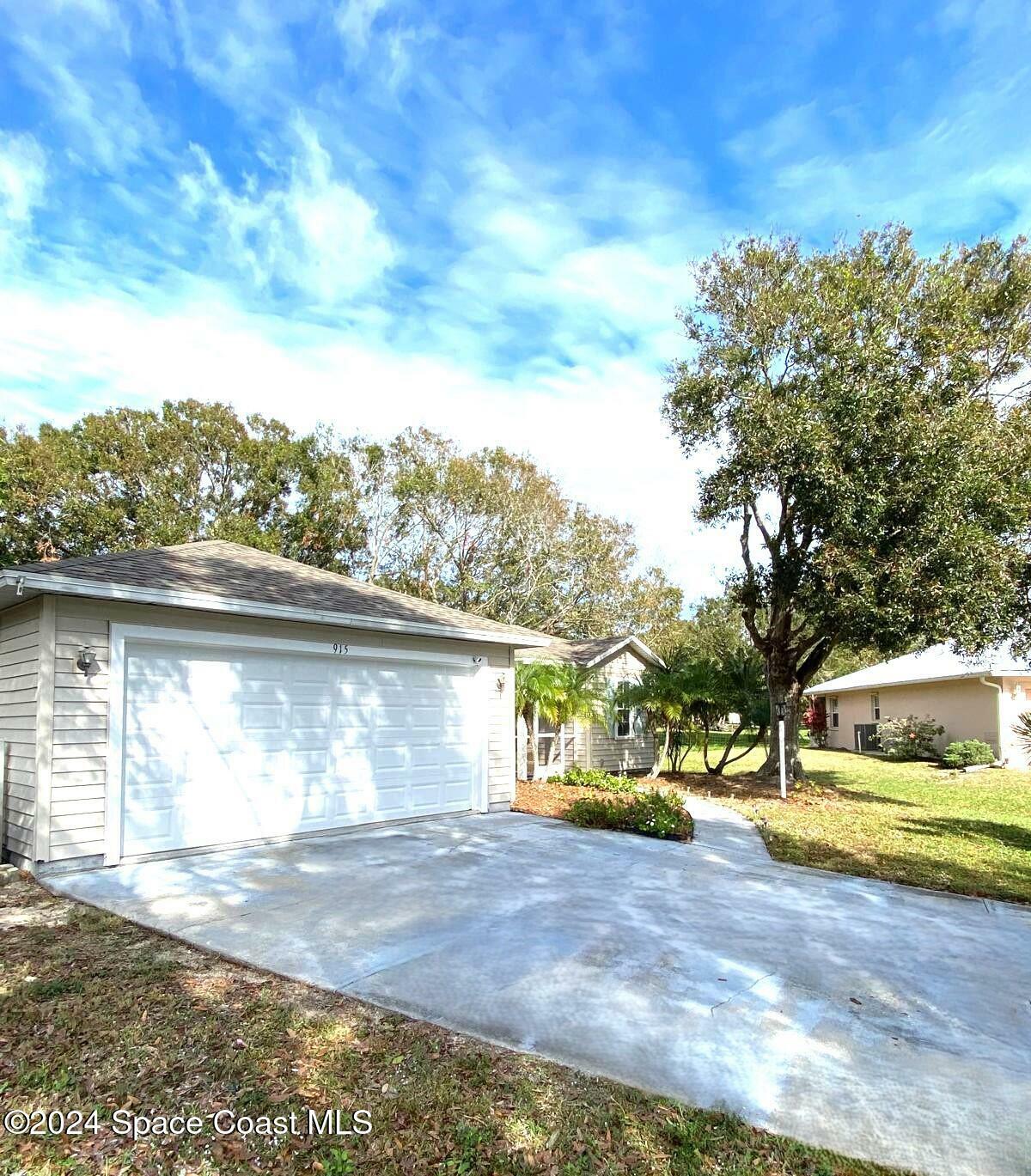 Property Photo:  915 11th Terr Terrace  FL 32960 