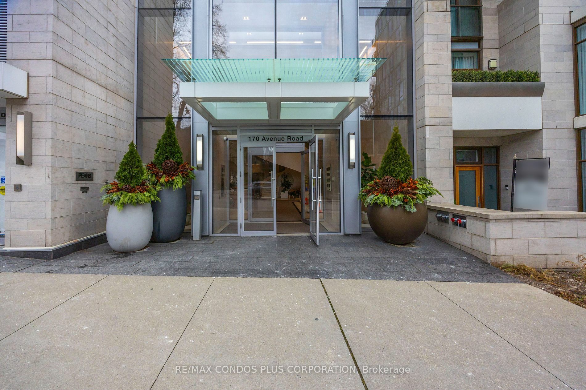 Property Photo:  170 Avenue Rd 607  ON M5R 0A4 