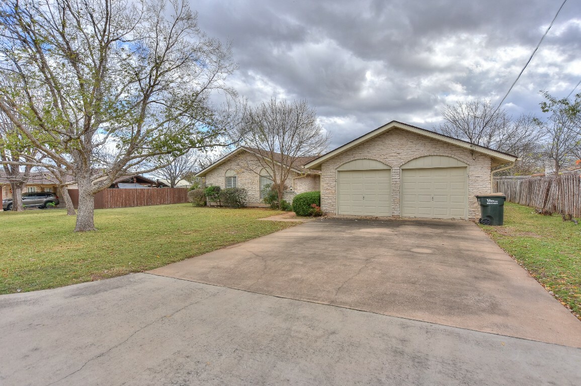 Property Photo:  109 Live Oak Drive  TX 78628 