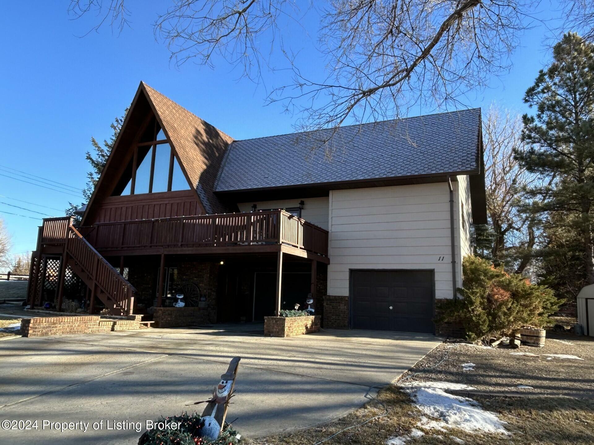 Property Photo:  11 9th Avenue SW  ND 58623 