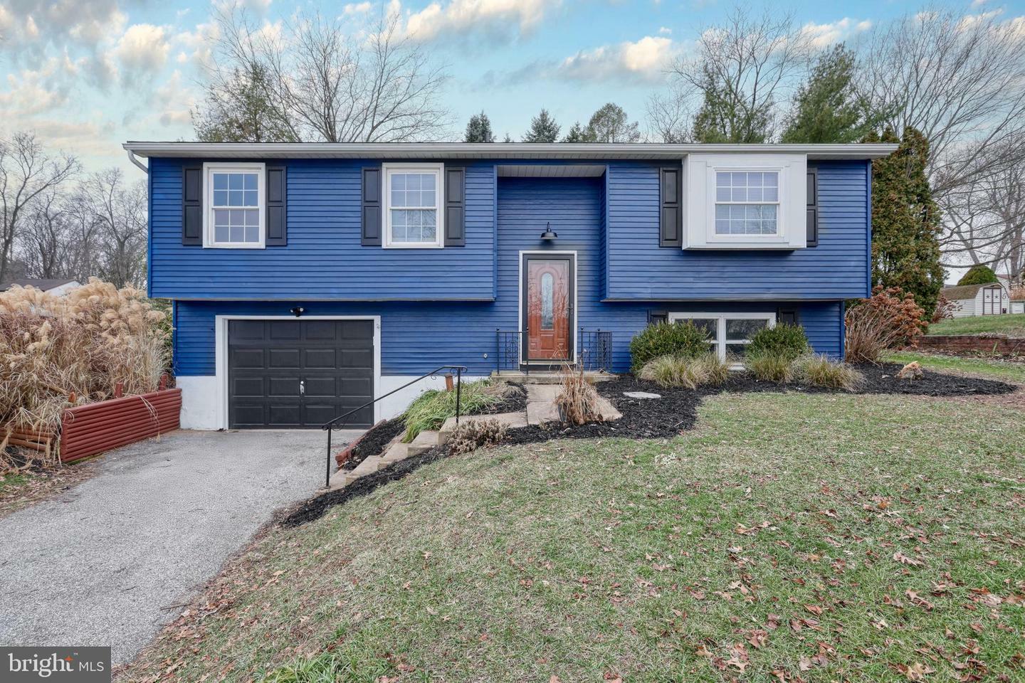 Property Photo:  2936 S Exeter Drive S  PA 17403 