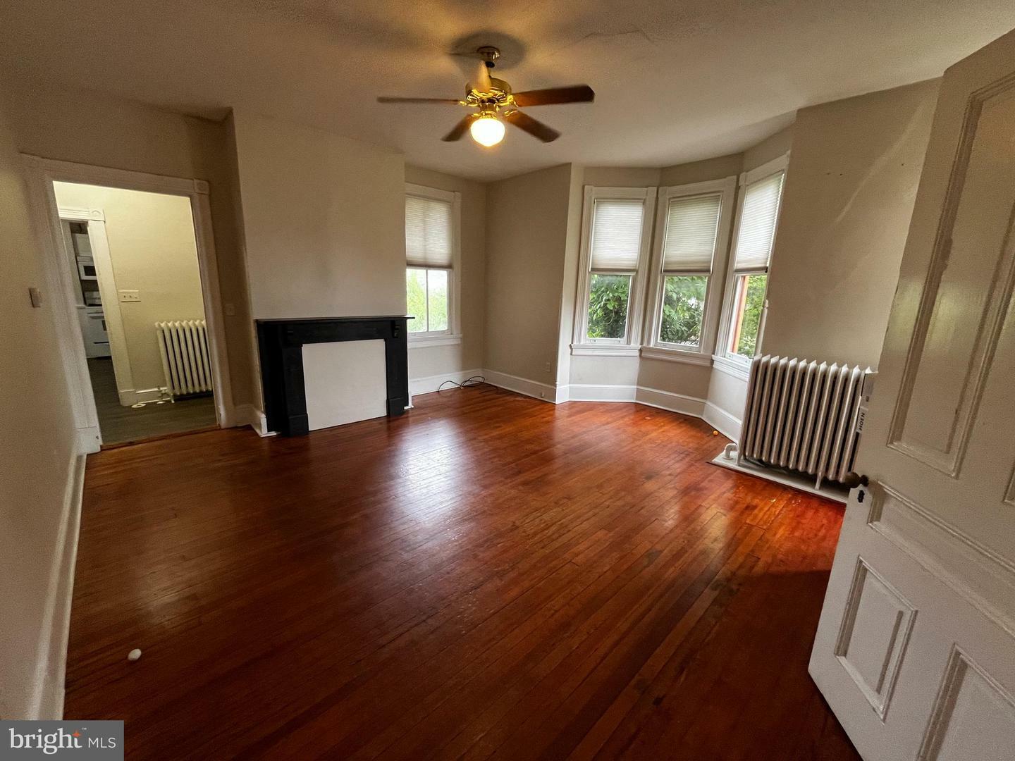 Property Photo:  128 N Queen Street 2  MD 21620 