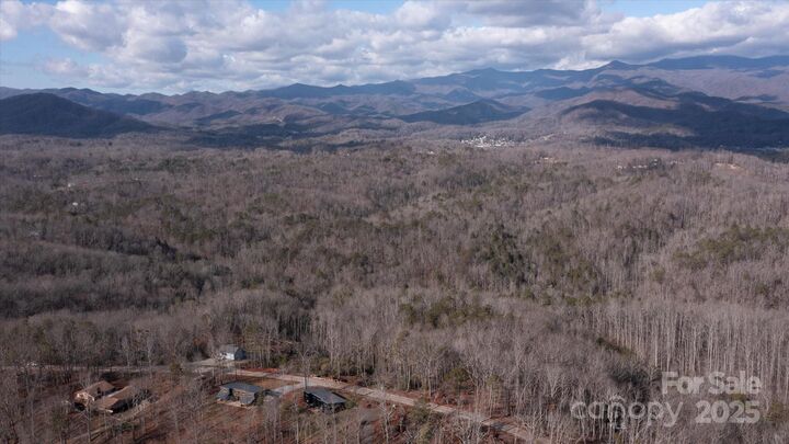 Property Photo: 200 Warren Ridge Drive 8 NC 28762