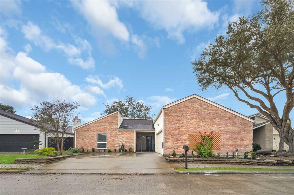 Property Photo:  14202 Woodnook Drive  TX 77077 