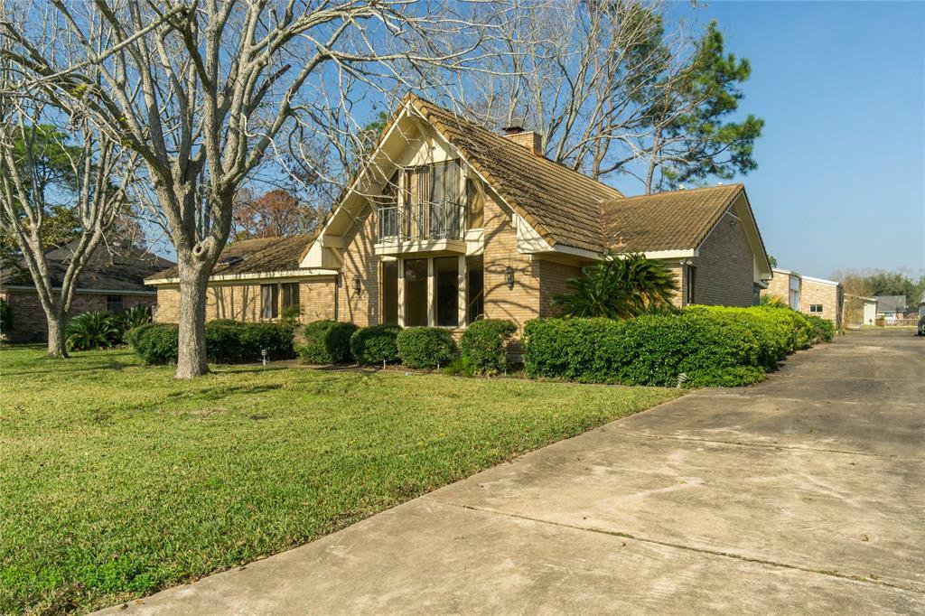 Property Photo:  2303 Airline Drive  TX 77546 