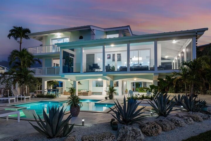 Property Photo:  186 Bayview Drive  FL 33036 