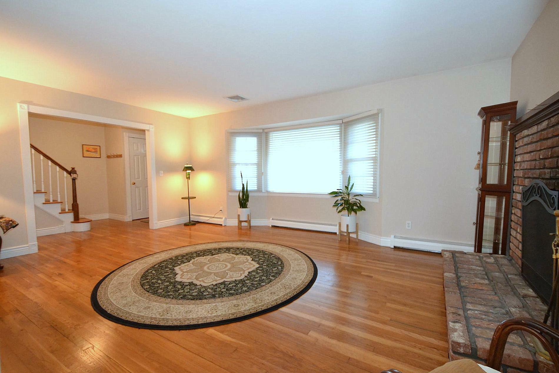 Property Photo:  4 Alberta Court  NY 11787 