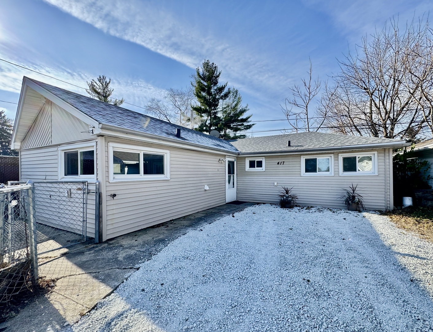 Property Photo:  417 White Avenue  IL 60433 