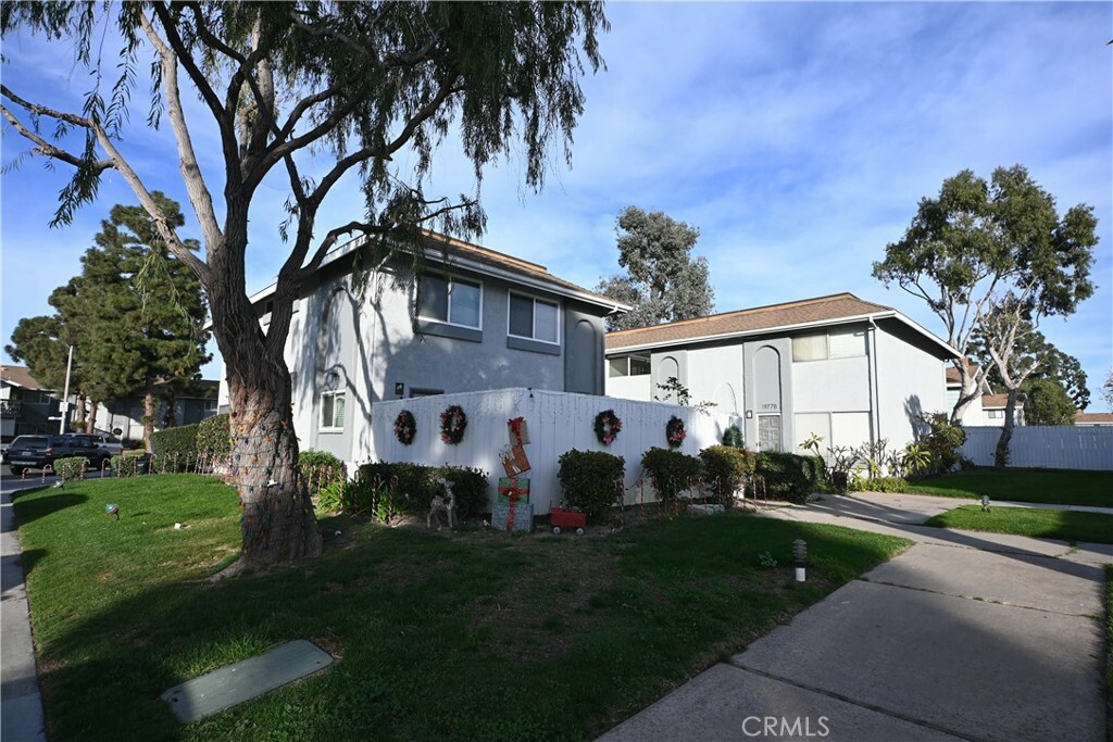 Property Photo:  19774 Bromley Lane  CA 92646 