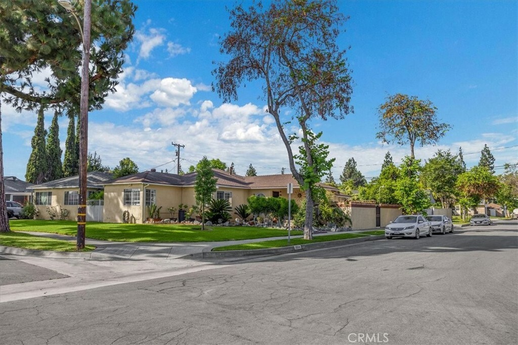 Property Photo:  9504 Houghton Avenue  CA 90670 
