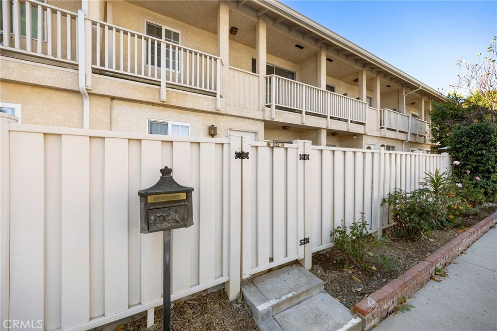Property Photo: 8161 Canby Avenue 4 CA 91335