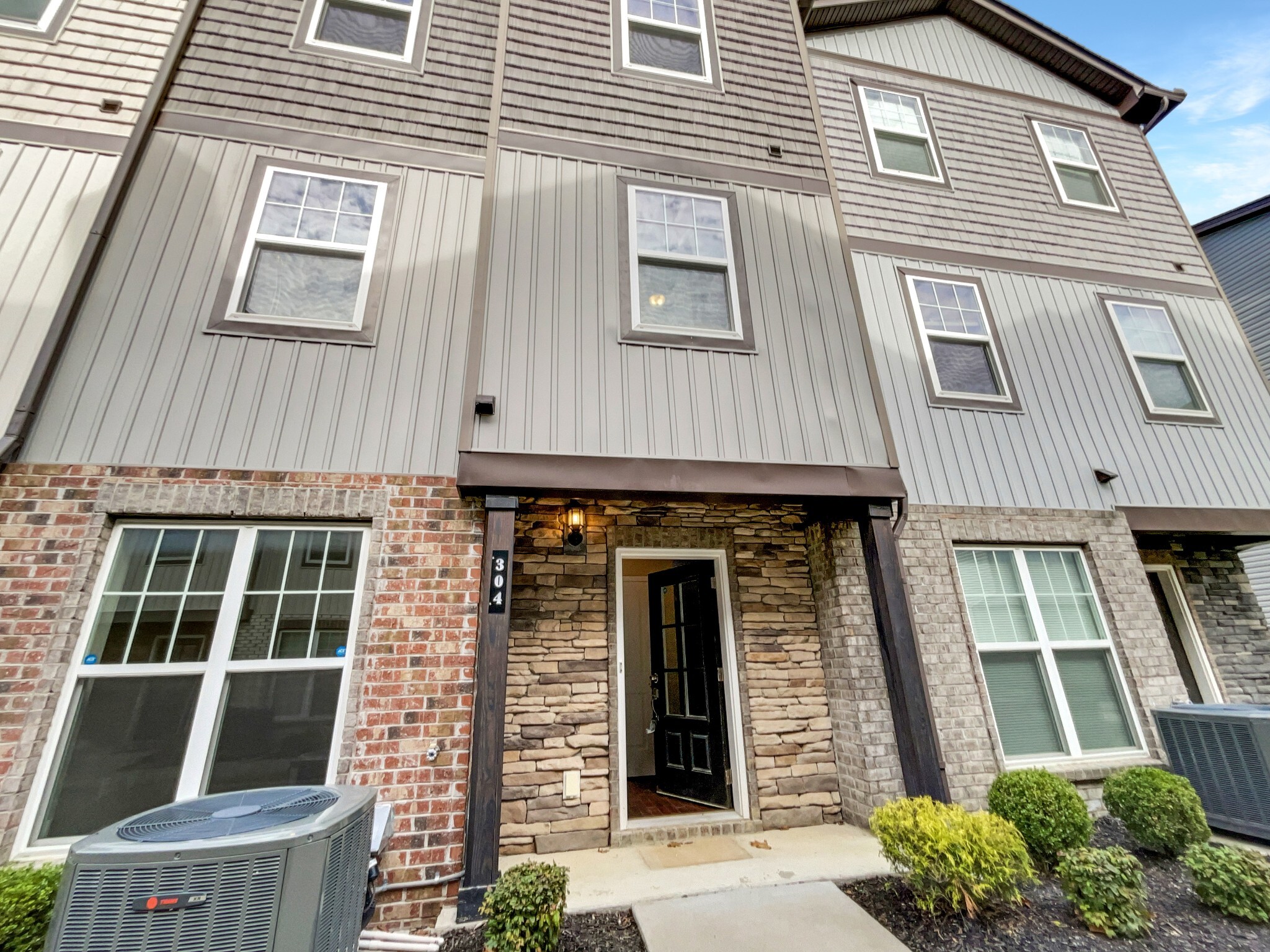 Property Photo: 304 Negri Ct TN 37086