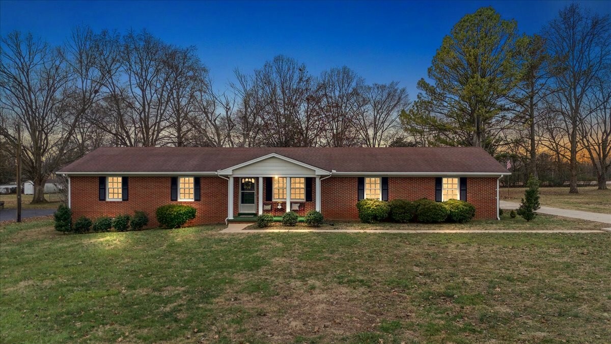 Property Photo:  211 Ledgeview Dr  TN 37160 