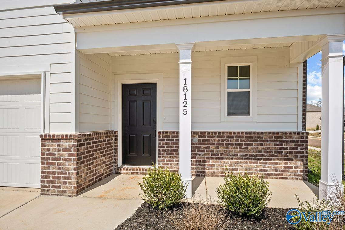 Property Photo: 17934 Daniel Island Drive AL 35611