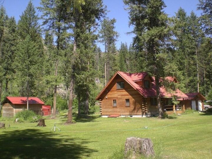 Property Photo:  2777 Deep Lake Boundary Rd  WA 99114 