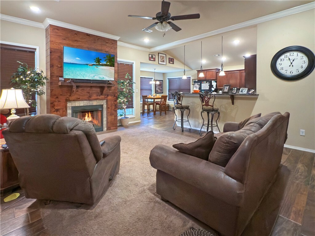 Property Photo: 200 Honeysuckle Street AR 72921