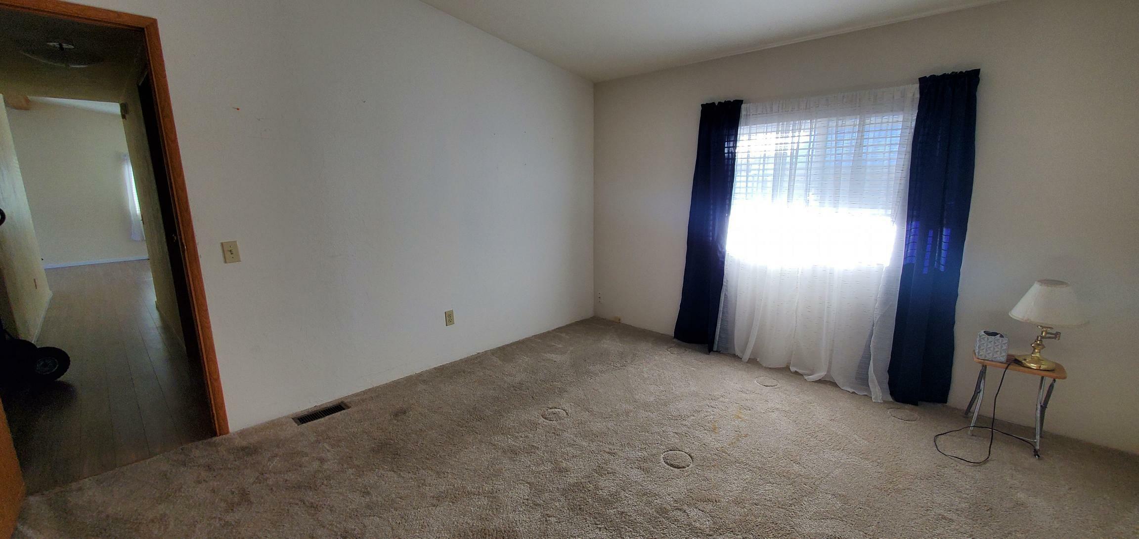 Property Photo:  185 NW Harwood Ave Sp 4  OR 97754 