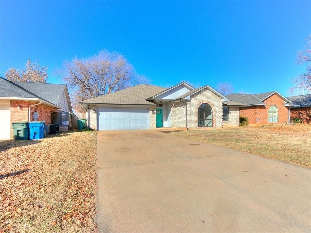 Property Photo:  1717 Yosemite Place  OK 73003 